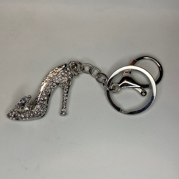 Accessories - SILVER HEEL KEYCHAIN ✨✨✨
